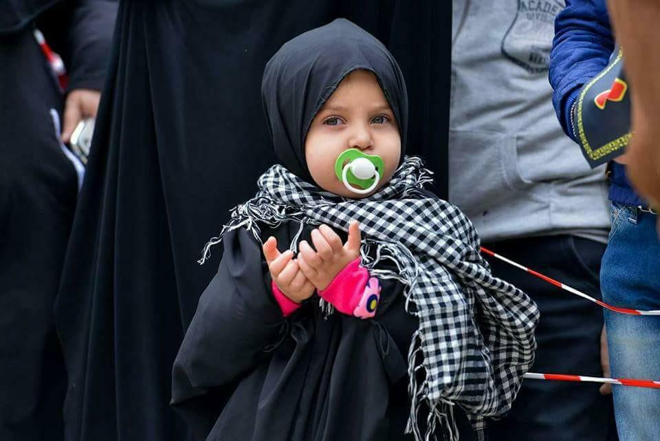 Sosioloq: Uşağı dinə məcbur etmək mənəvi-psixoloji təzyiqdi