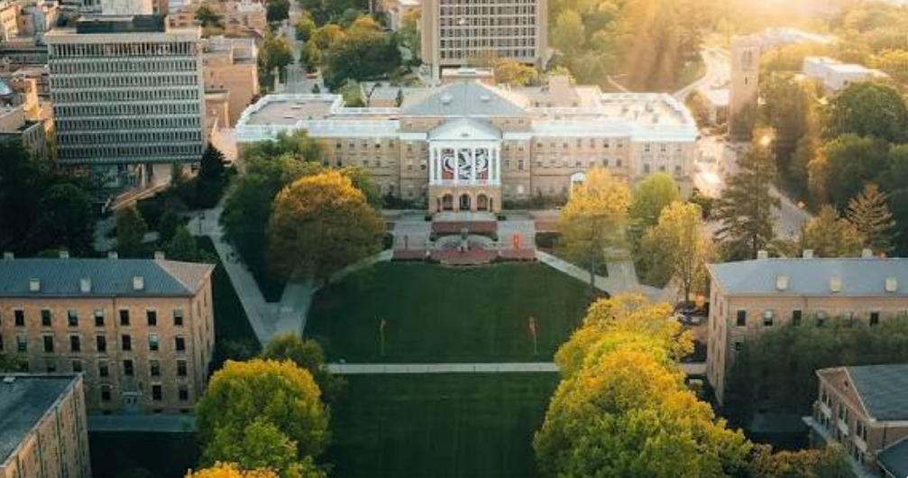 Bu ölkədə müəllimlər ilk dəfə kütləvi tətil üçün səs verdi