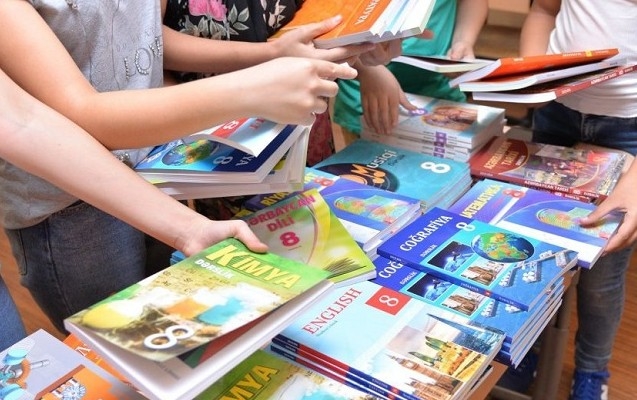 Deputat: Sosial şəbəkə etikası məktəblərdə tədris olunmalıdır&nbsp;