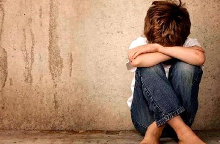 Altı yaşlı uşağa işgəncə verildi