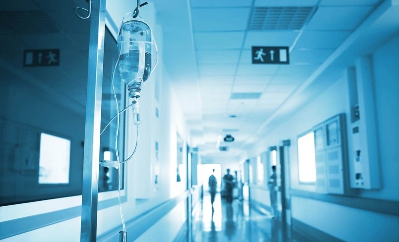 Şagirdin güllələdiyi müəllim əməliyyat olunub, vəziyyəti orta-ağırdır