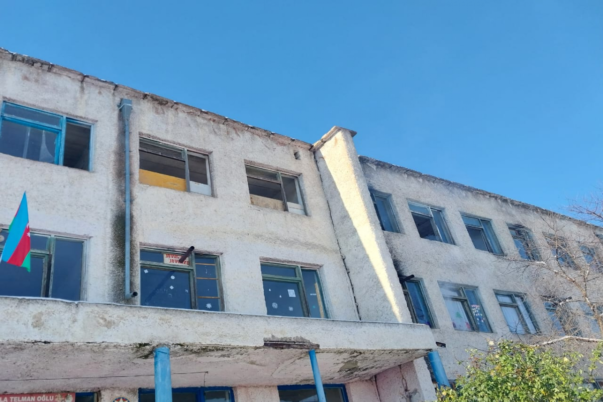 Şagirdlərin dərsdə iştirakı ilə bağlı iddiaya aydınlıq gətirilib- RƏSMİ