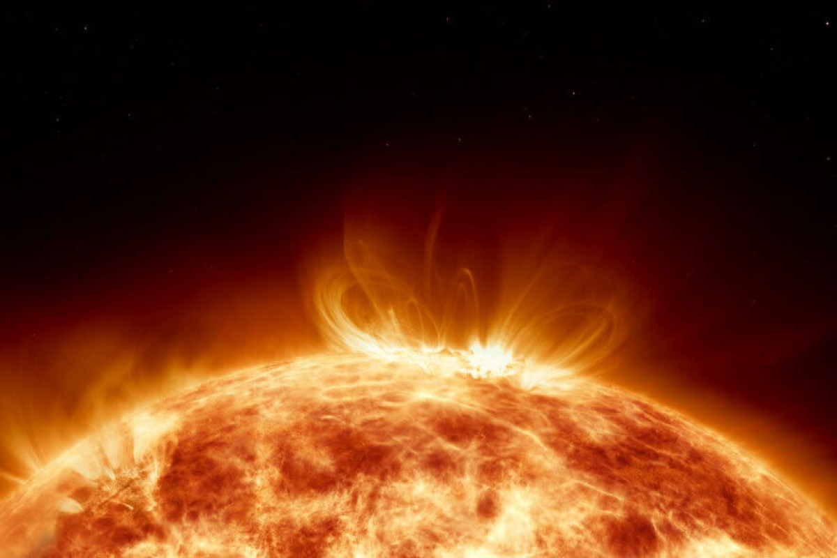 Günəşdə güclü partlayış olub
