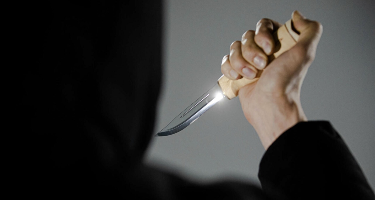 Bakıda tələbə qız bacısını bıçaqlayıb