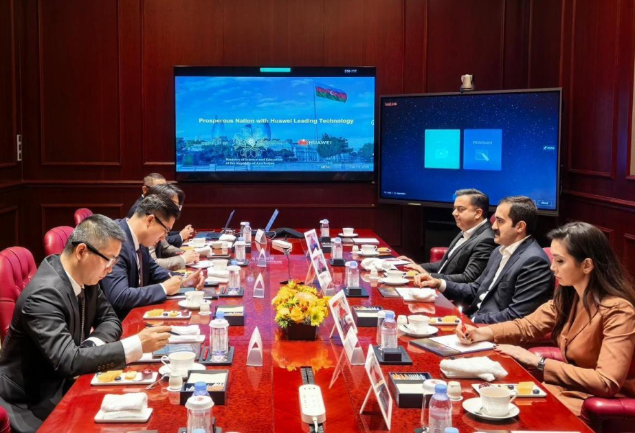 Elm və Təhsil Nazirliyinin nümayəndələri&nbsp;Çində texnoloji yeniliklərlə tanış olub