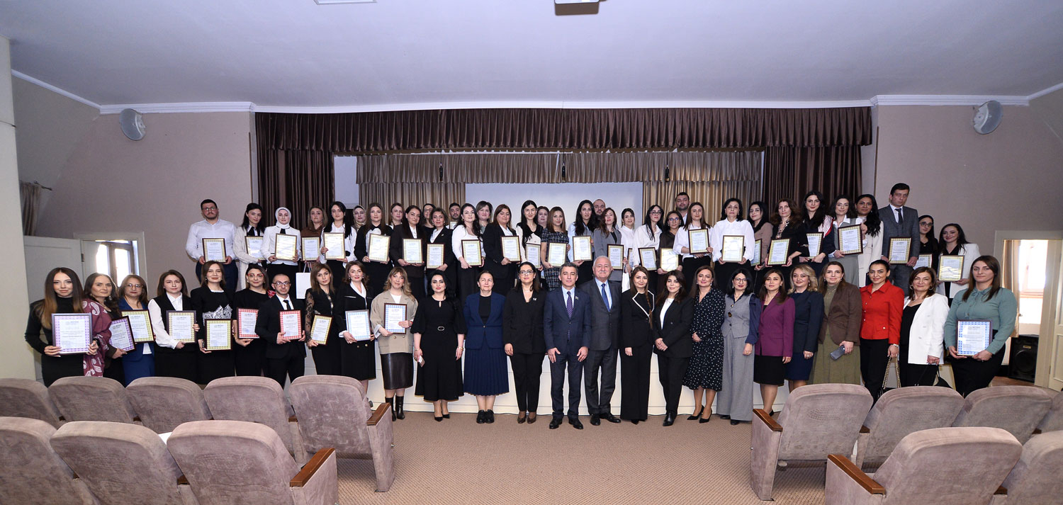 Yaradıcı müəllimlər təltif olunub