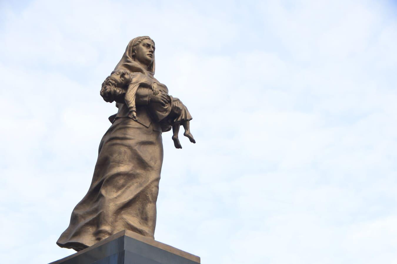 Bakıdakı "Ana harayı" abidəsini ziyarət edilib