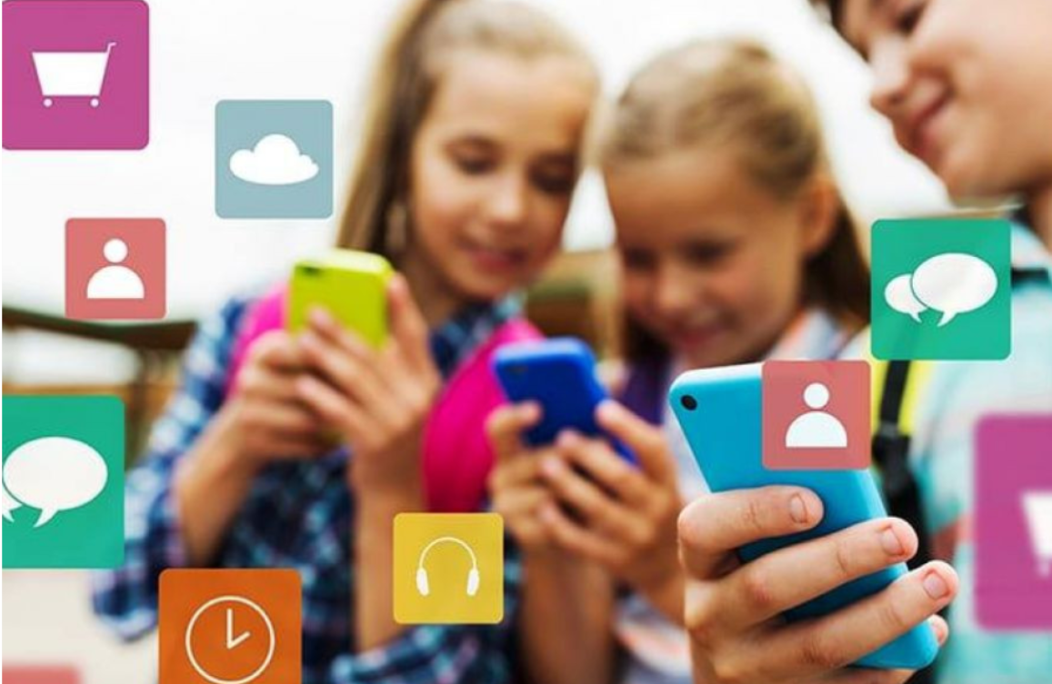 Məktəblərdə telefonlardan istifadə ilə bağlı qaydalar hazırlanacaq&nbsp;