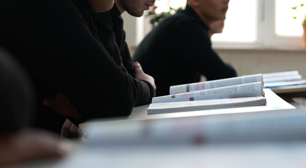 Yeniyetmə məhkumlar üçün ali məktəbə qəbul şansı - tədris belə olacaq...