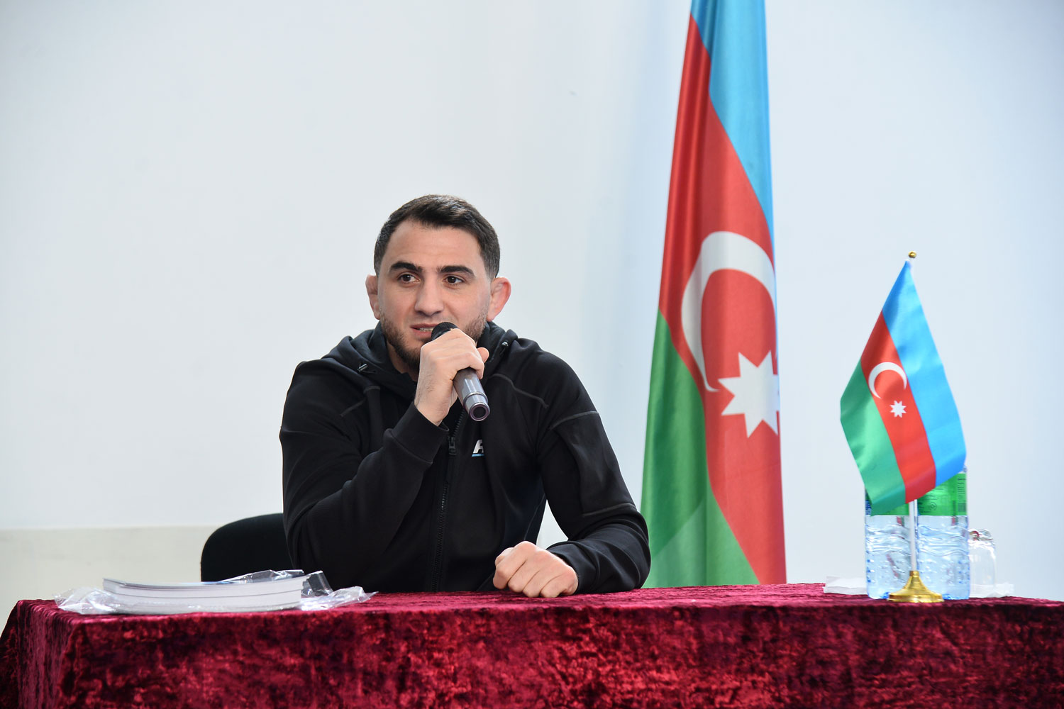 Dünya çempionu&nbsp;Hacı Əliyev &ldquo;Məktəbdə...&rdquo; layihəsinin qonağı olub