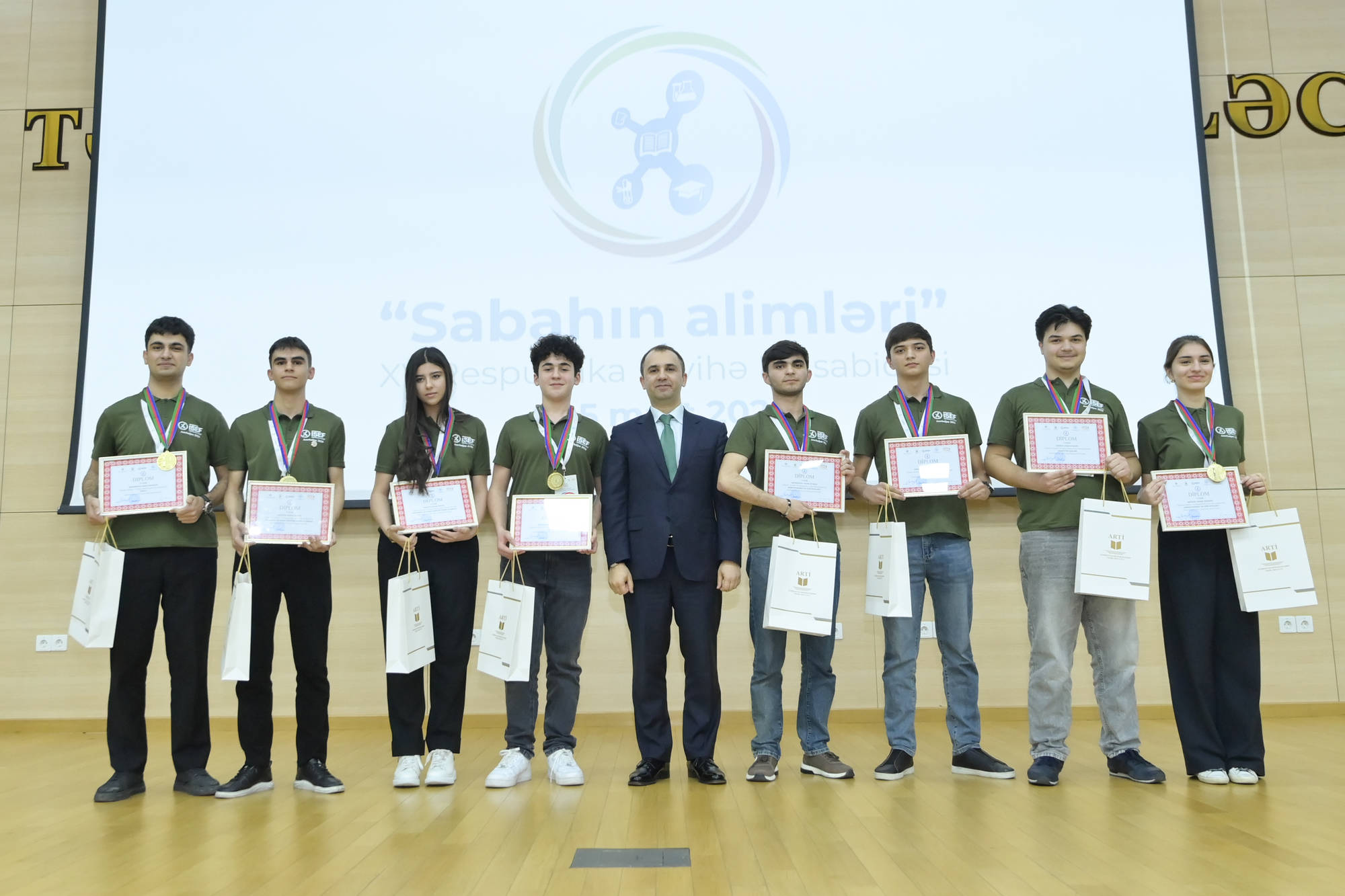 "Sabahın alimləri" XV Respublika layihə müsabiqəsinin qalibləri mükafatlandırılıb