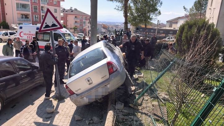 Baba və nəvələrini avtomobil vurdu - Türkiyədə&nbsp;dəhşətli qəza