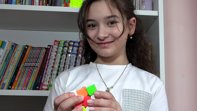 10 yaşlı dahinin böyük uğuru: Riyaziyyatdan dünya birincisi oldu