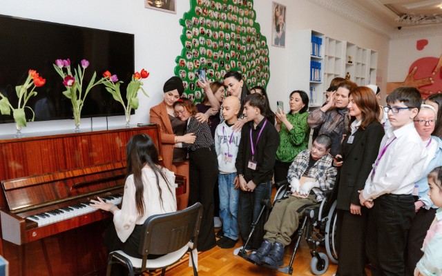 Leyla Əliyeva onlar üçün pianoda ifa etdi&nbsp;-&nbsp;FOTOLAR