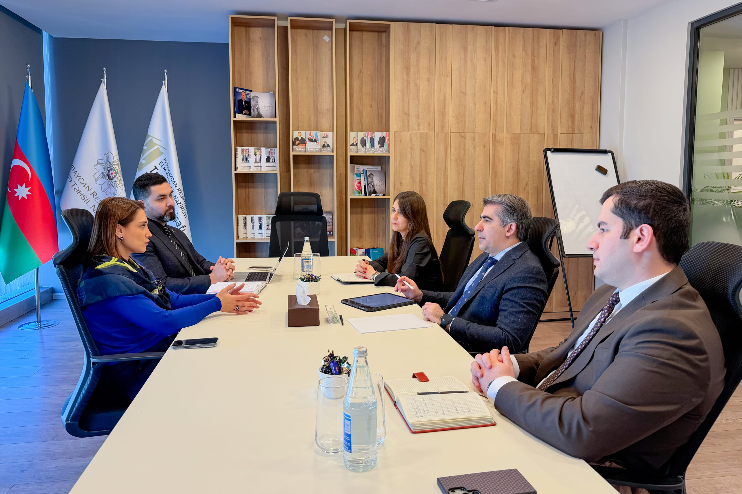 TİF ilə AHİK arasında görüş keçirilib