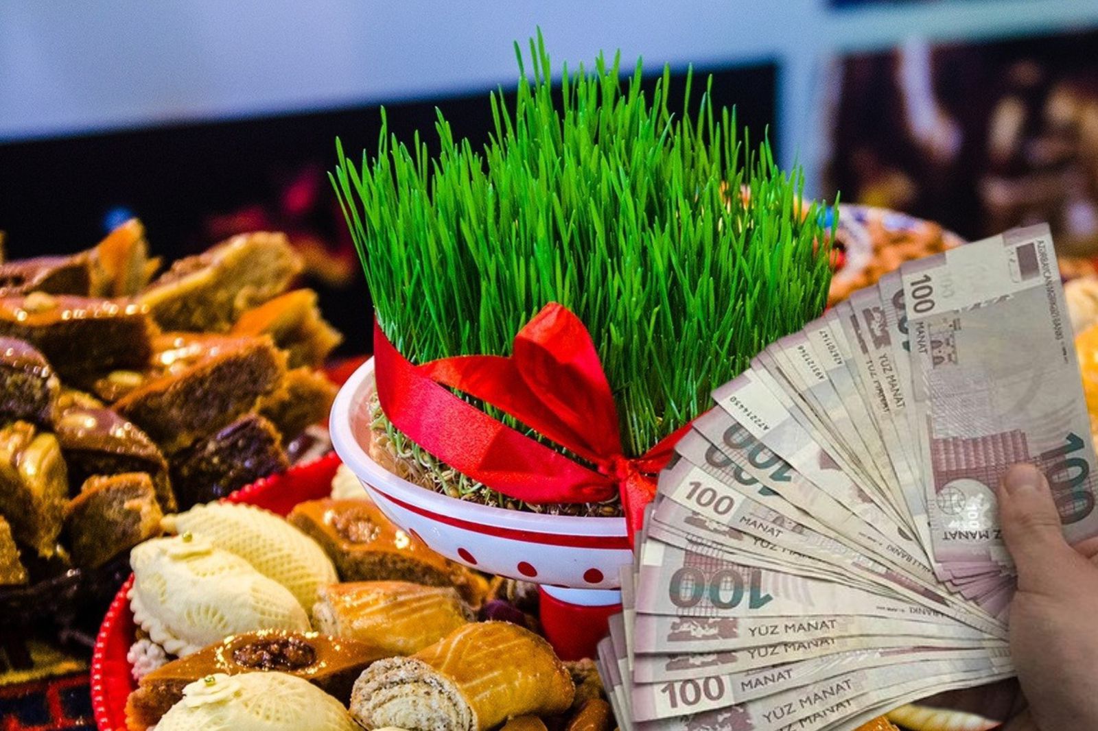 Müəllimlərə Novruz bayramında veriləcək mükafatın MƏBLƏĞİ