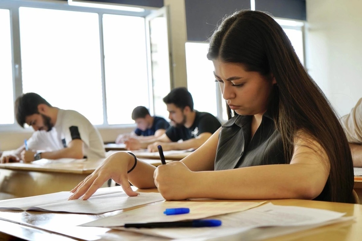 Ali məktəbə qəbul olmaq üçün repetitor yanına getmək ŞƏRT DEYİL