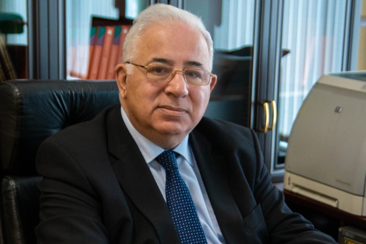 Putin azərbaycanlı alimi təltif edib