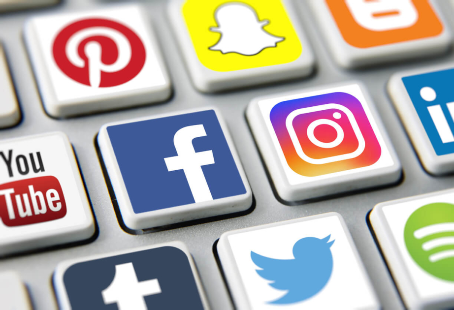 Daha bir ölkədə uşaqlar üçün sosial şəbəkə qadağası