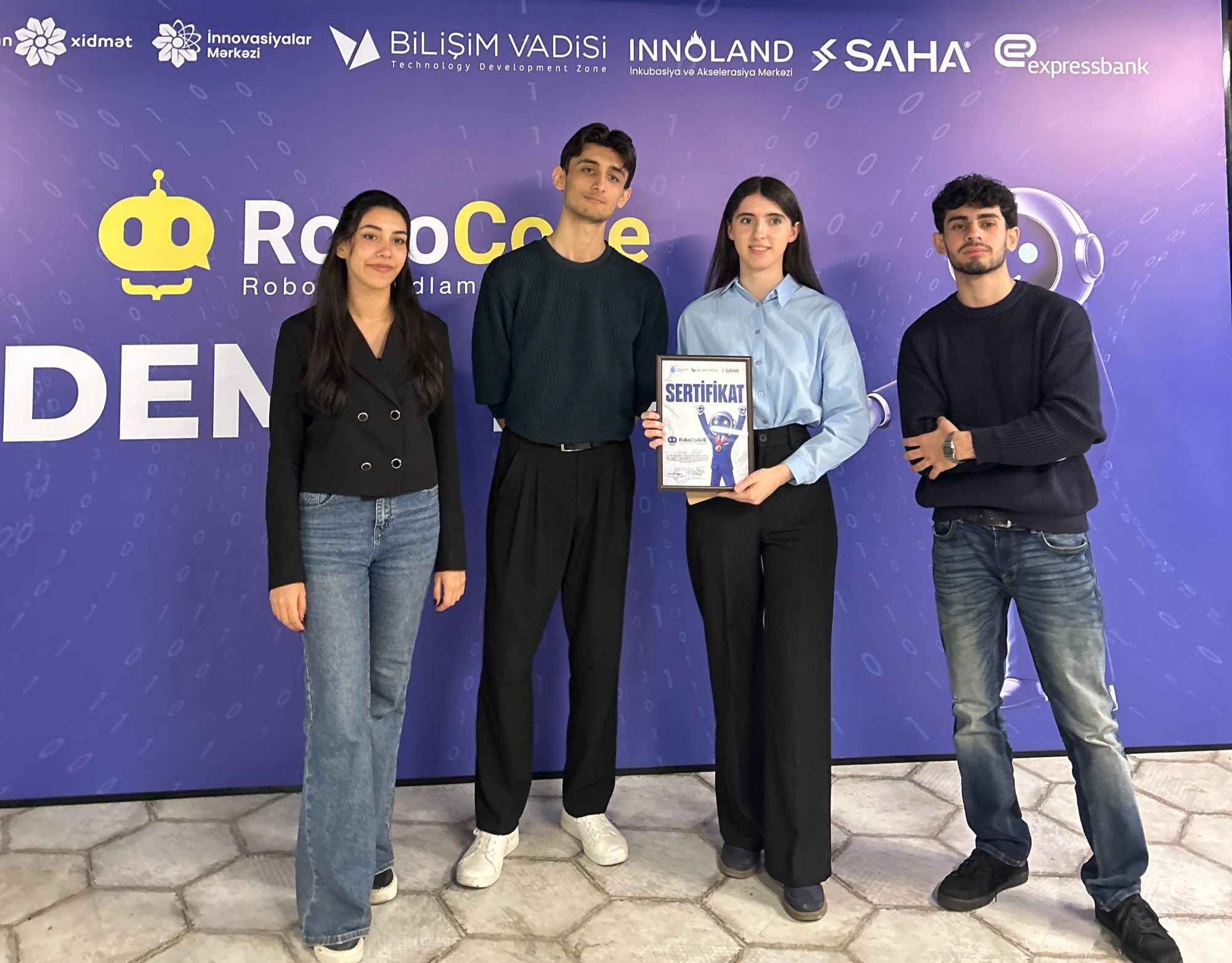 Tələbələr &ldquo;RoboCode III&rdquo; robotik kodlama yarışında qalib olublar