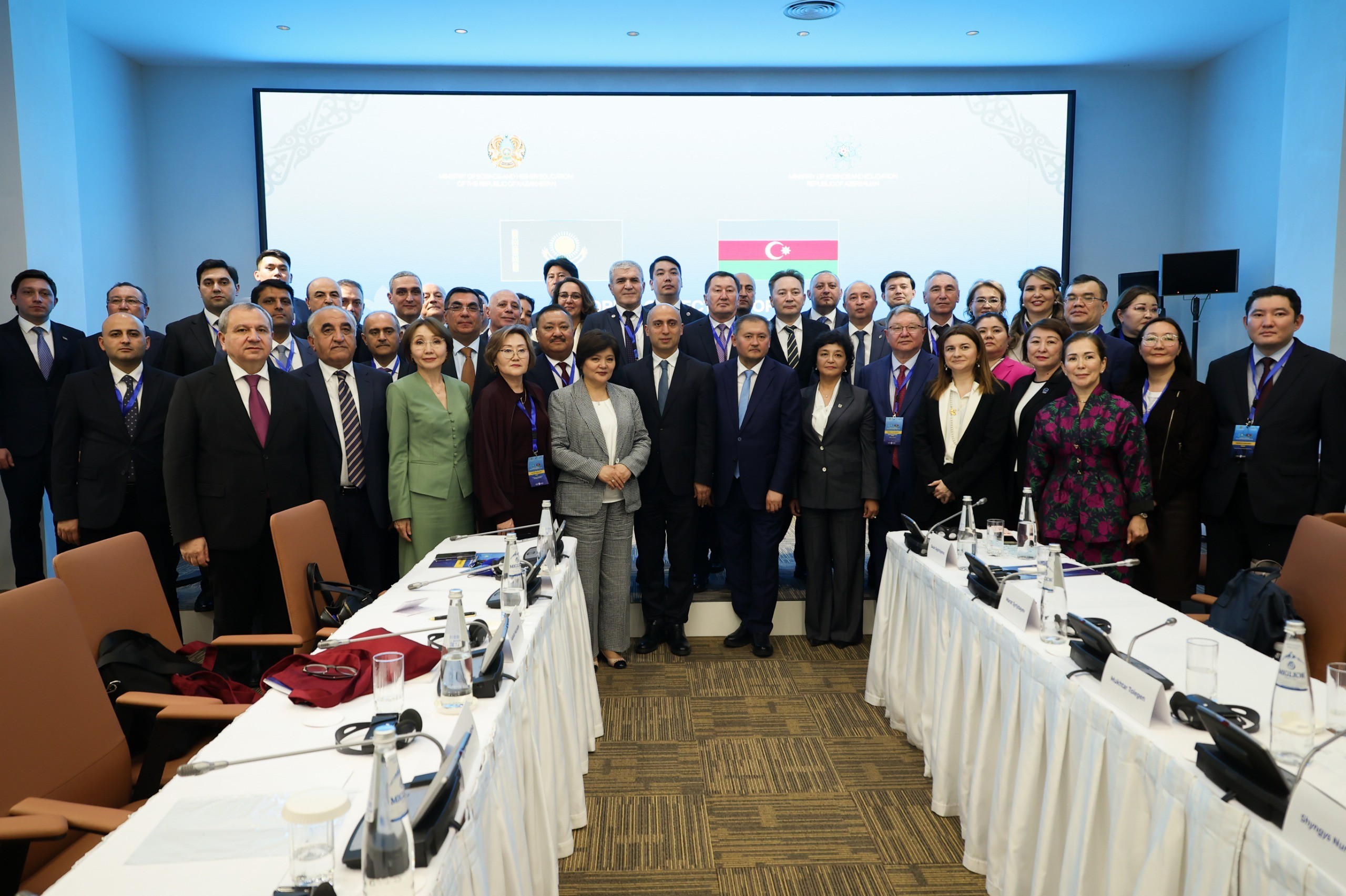Qazaxıstan və Azərbaycan ali məktəblərinin II Rektorlar Forumu keçirilib
