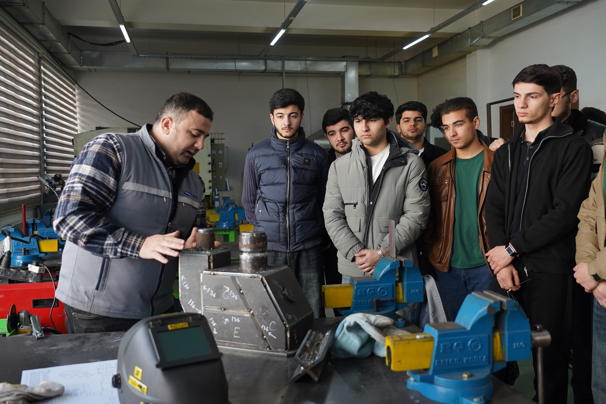 Sənaye sahəsində 300-dən çox vakansiya məzunları gözləyir