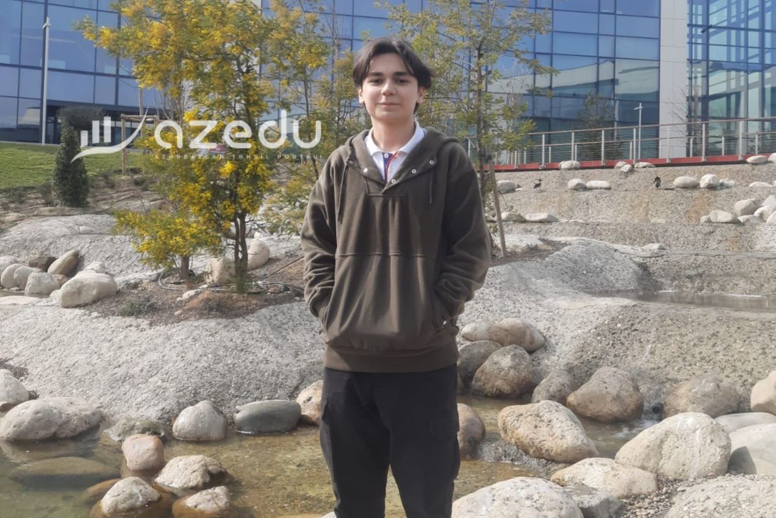 İngiltərədə nüfuzlu&nbsp;universitetə qəbul olan şagird: &ldquo;Dostlarımla çalışıb nəticə qazandıq&rdquo;