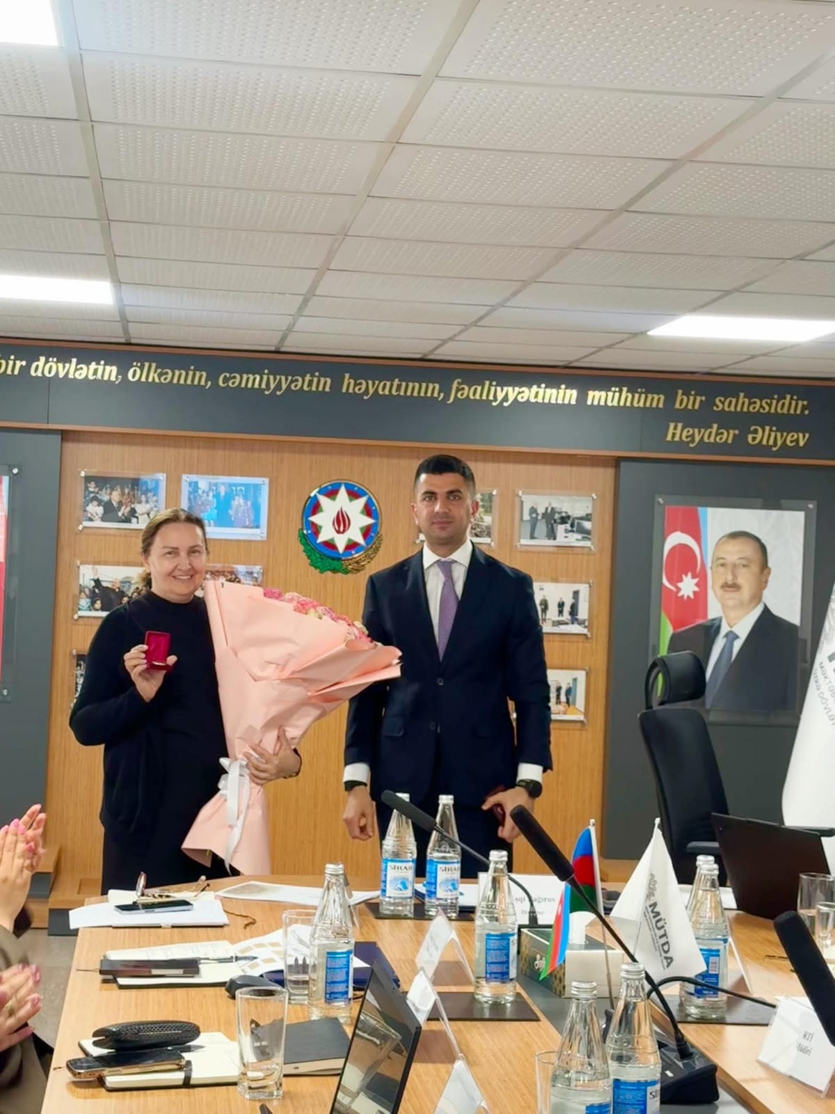 MÜTDA-nın&nbsp;direktor müavini&nbsp;döş nişanı ilə mükafatlandırılıb