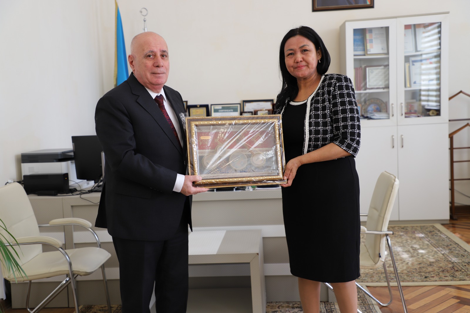 Atırau Dövlət Universitetinin nümayəndə heyəti LDU-dadır