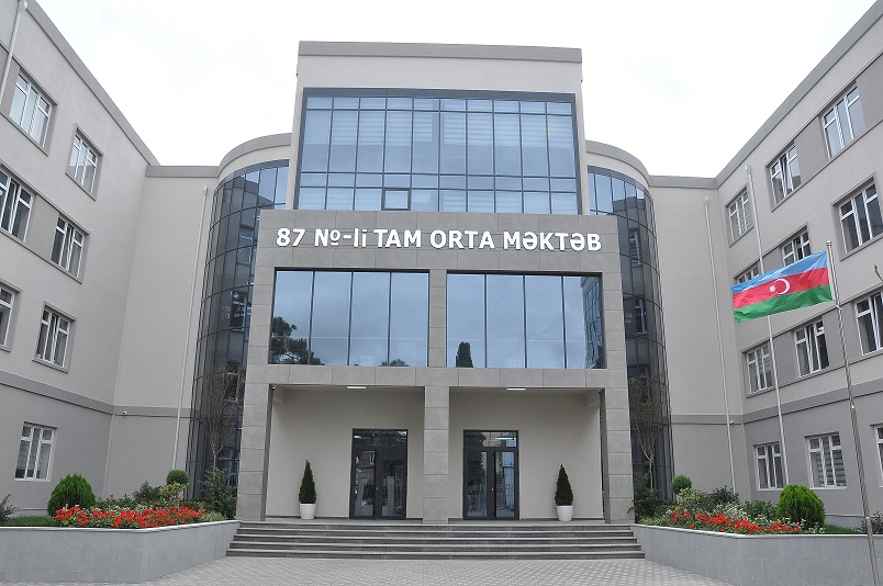 Məktəb ətrafında təhlükəsizlik iddiası:&nbsp;məktəbdən rəsmi AÇIQLAMA