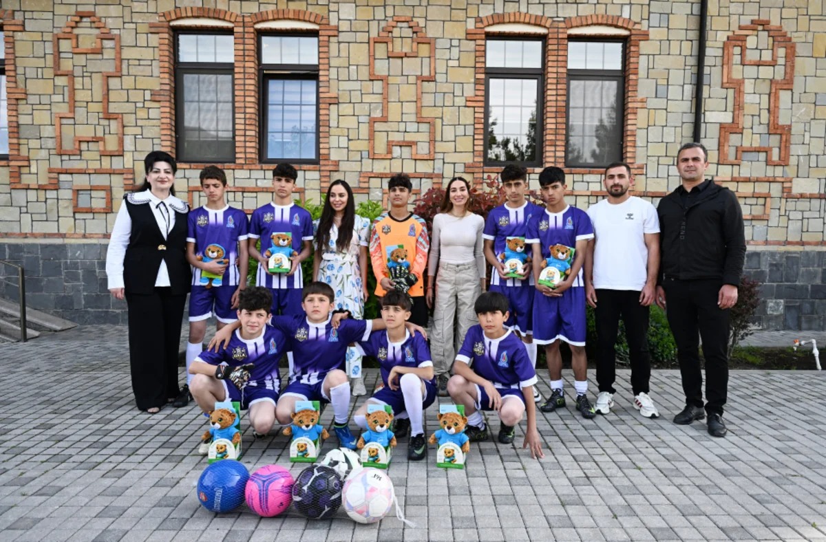 Leyla və Arzu Əliyevalar Şəkidə uşaq evində olublar