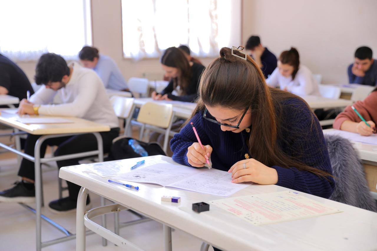 Danışıq imtahanı magistraturaya müraciət sayını azalda bilər