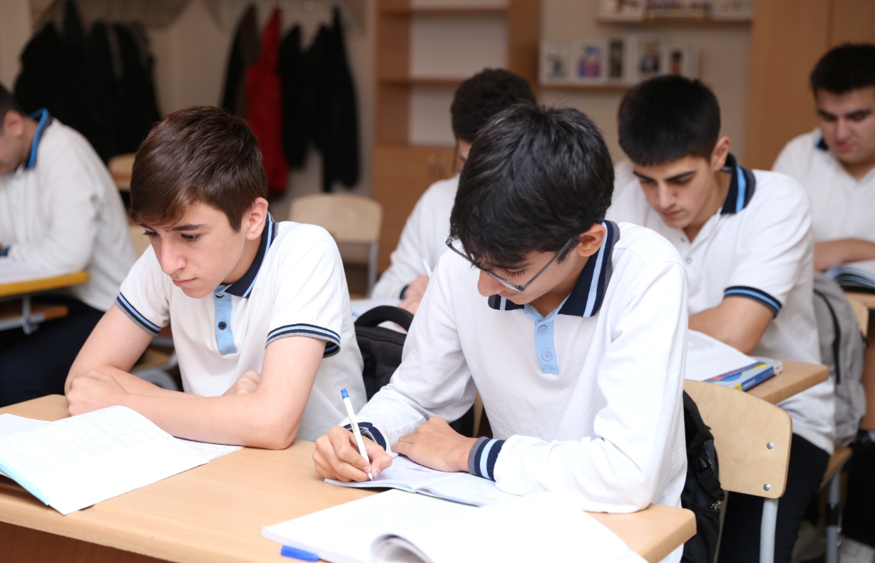RFM və Lütfi Zadə Olimpiadasının yarımfinalı keçirilib