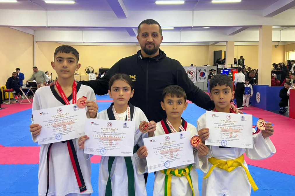Yeniyetmə taekvondoçular Gürcüstanda 3 medal qazanıb