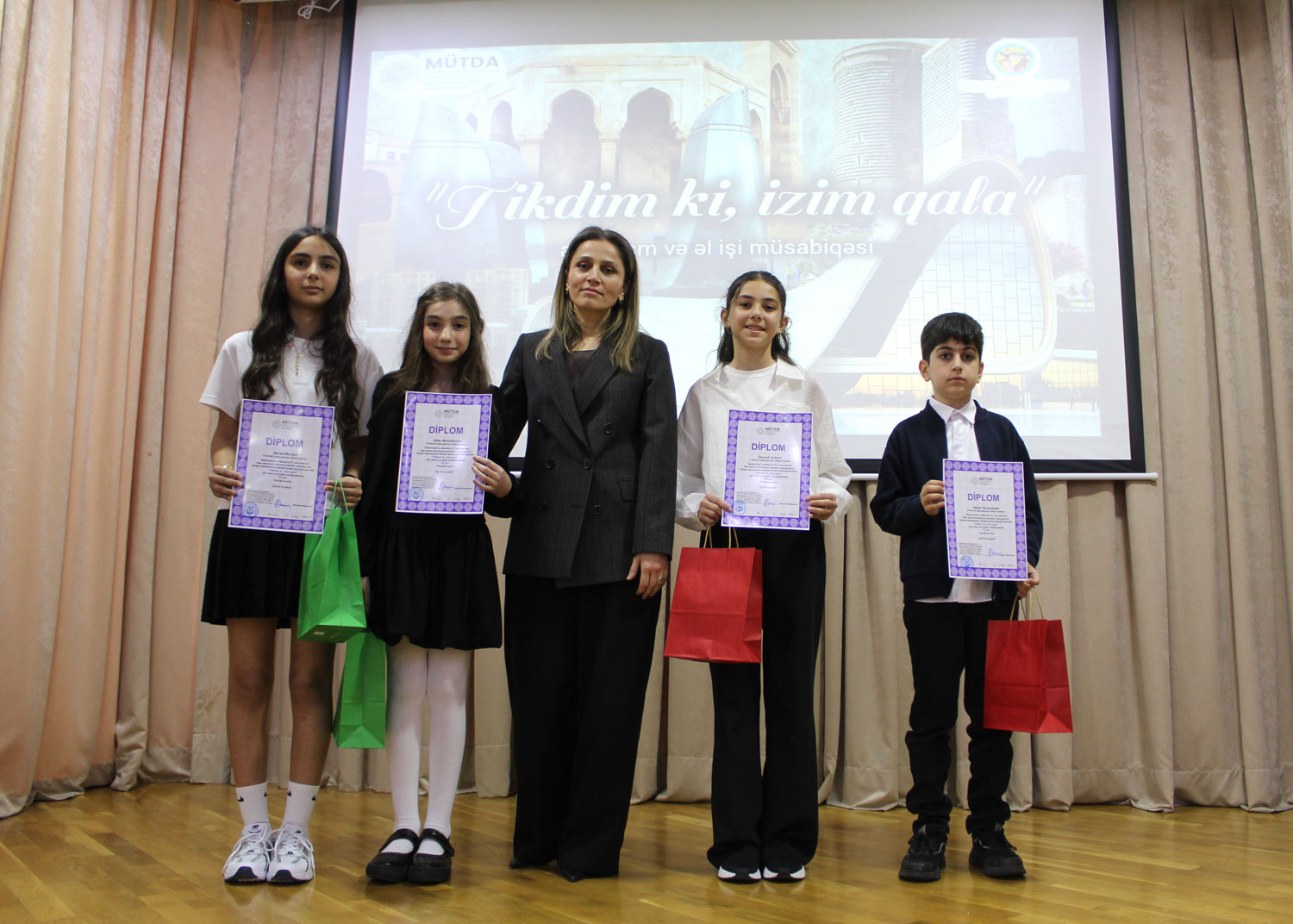 Müsabiqə qalibləri təltif olunub