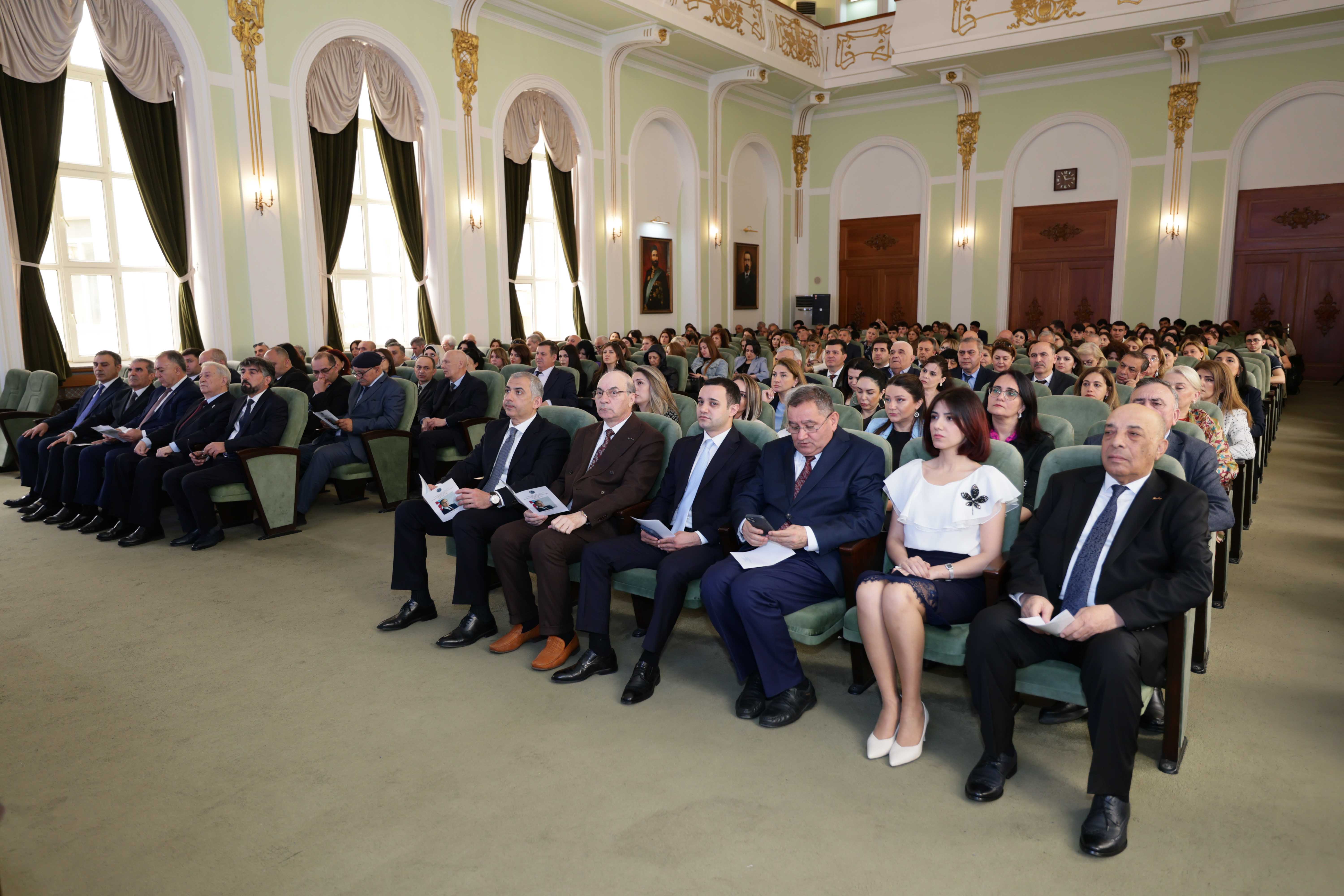 UNEC-də Heydər Əliyev irsinə həsr olunan konfrans
