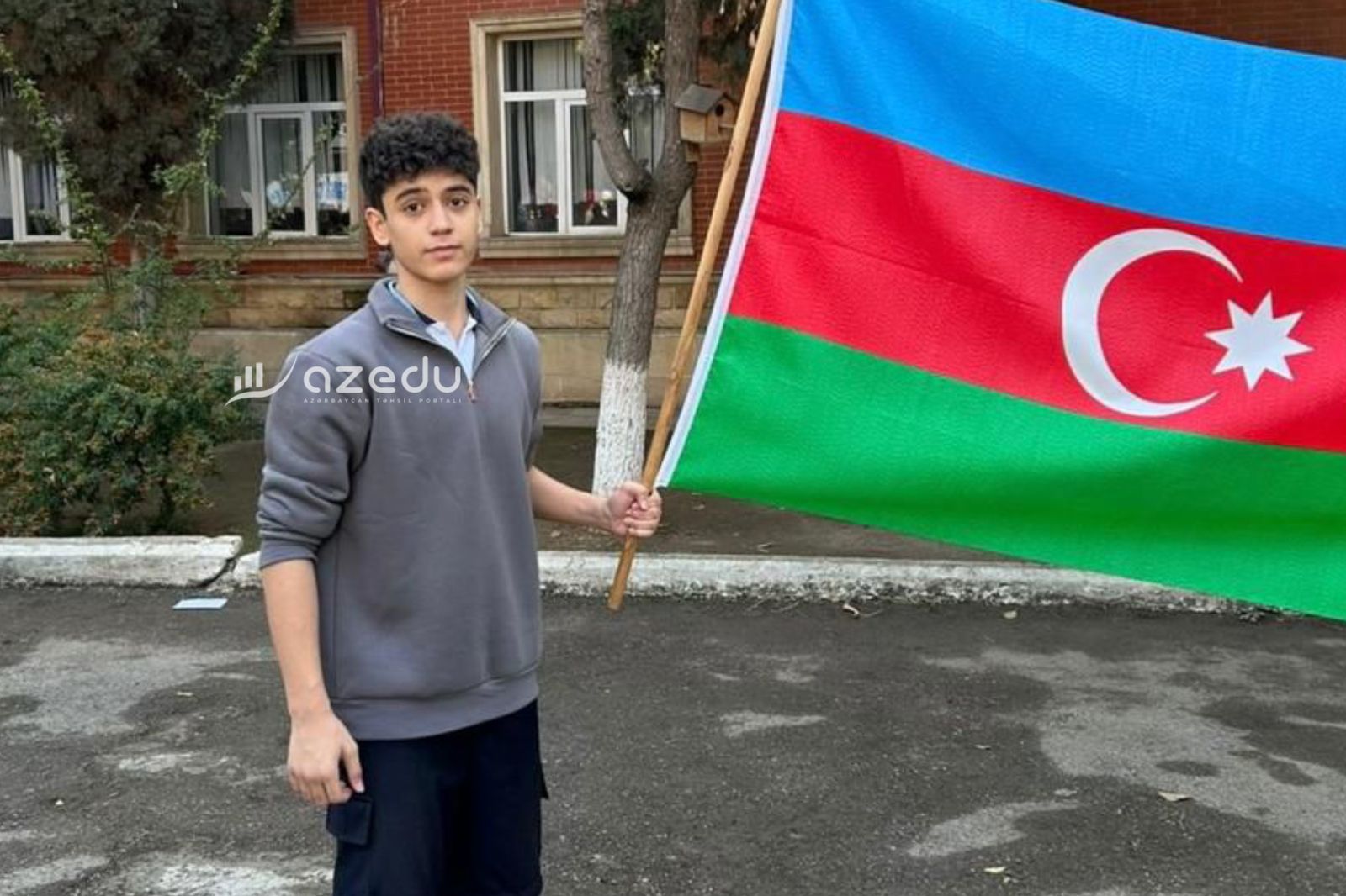Repetitorsuz 300 bal toplayan şagird: &ldquo;Sosial şəbəkələrdə&nbsp;aktiv olmuşam&rdquo;