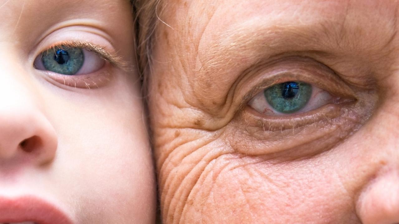 Yaşlanma prosesi iki kritik yaşda kəskin sürətlənir