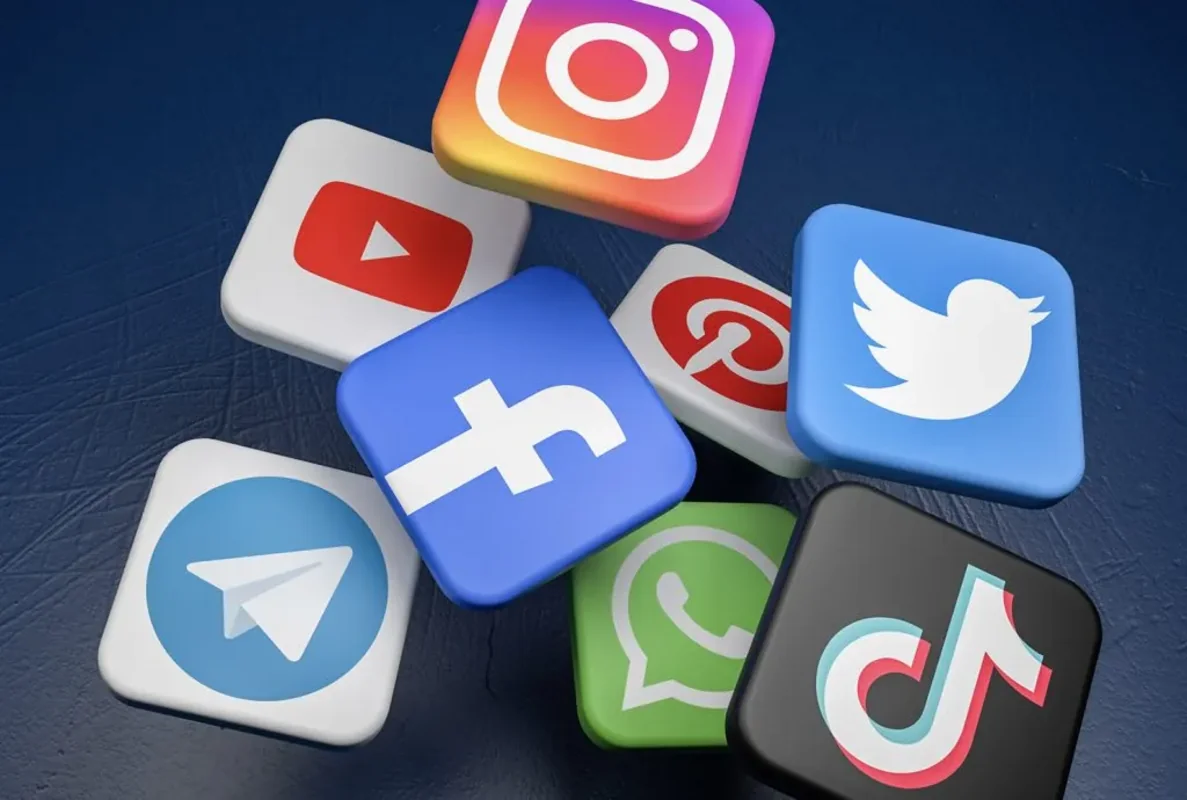 "TikTok" və "YouTube" uşaqlar üçün təhlükəli hesab olunub