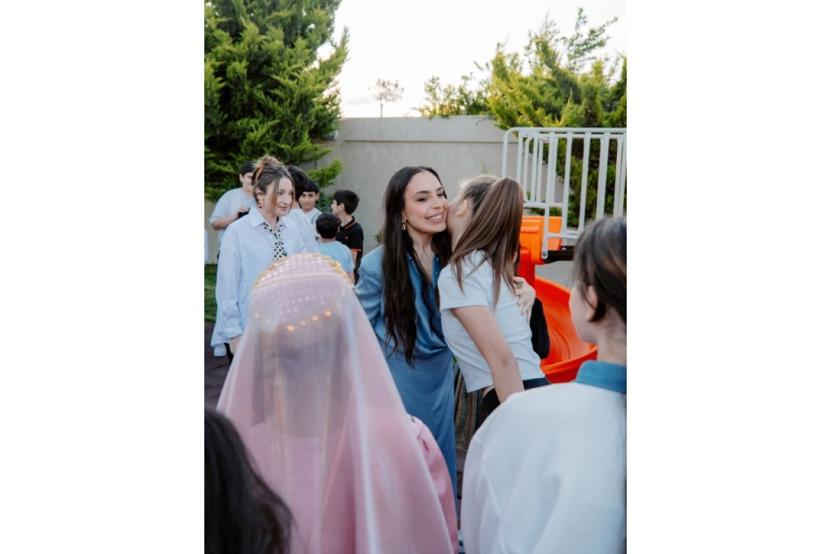 Leyla və Alona Əliyevalar Reabilitasiya Mərkəzində olublar