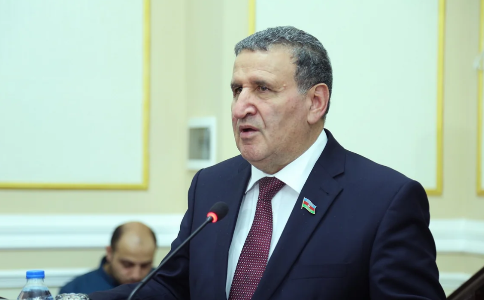 Azərbaycan dilini dörd əsas istiqamət üzrə inkişaf etdirməliyik