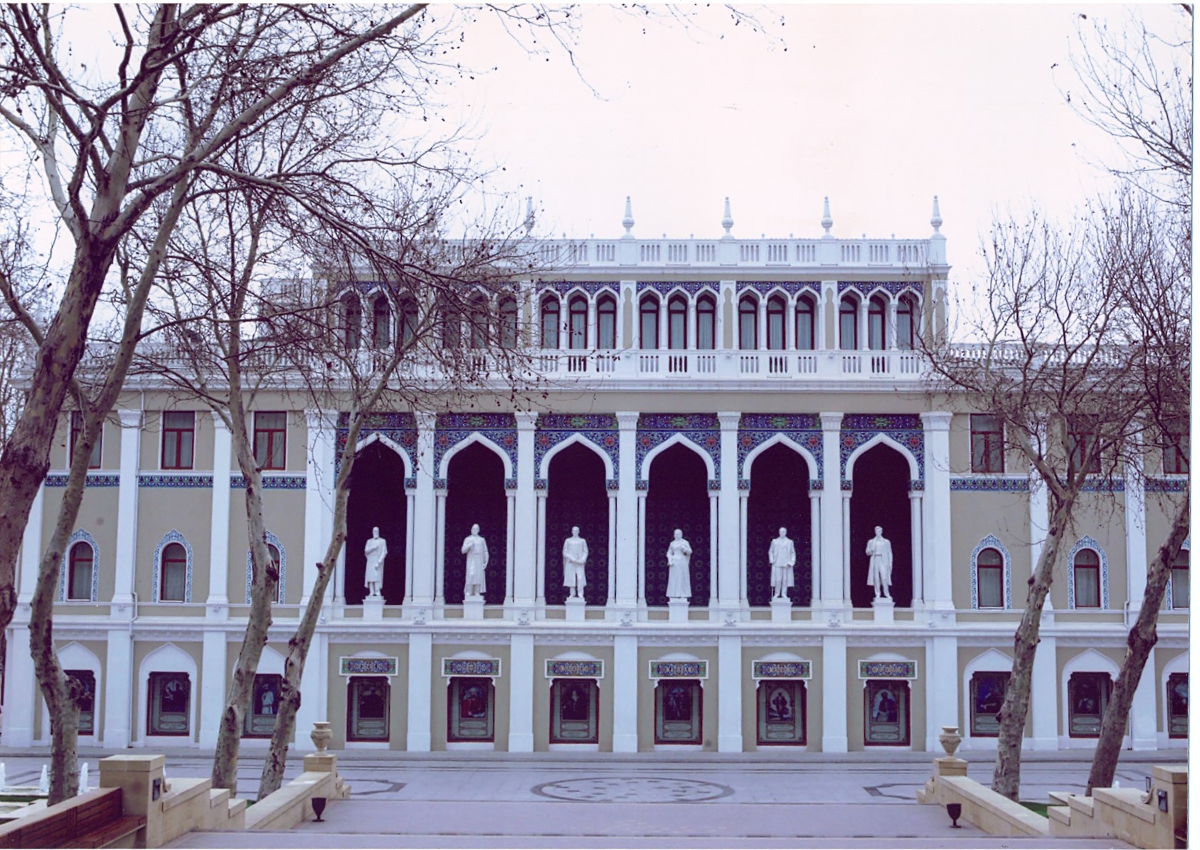 Doktoranturaya qəbul elan edilir