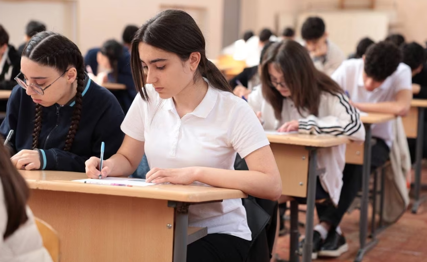 İmtahan narazılıqlarına CAVAB: &ldquo;Tarix çətin deyildi, hazırlıq zəif idi&rdquo;