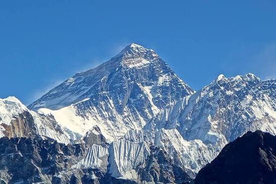 Beynəlxalq Everest Günü: 8 848 metrlik zirvənin sirrləri