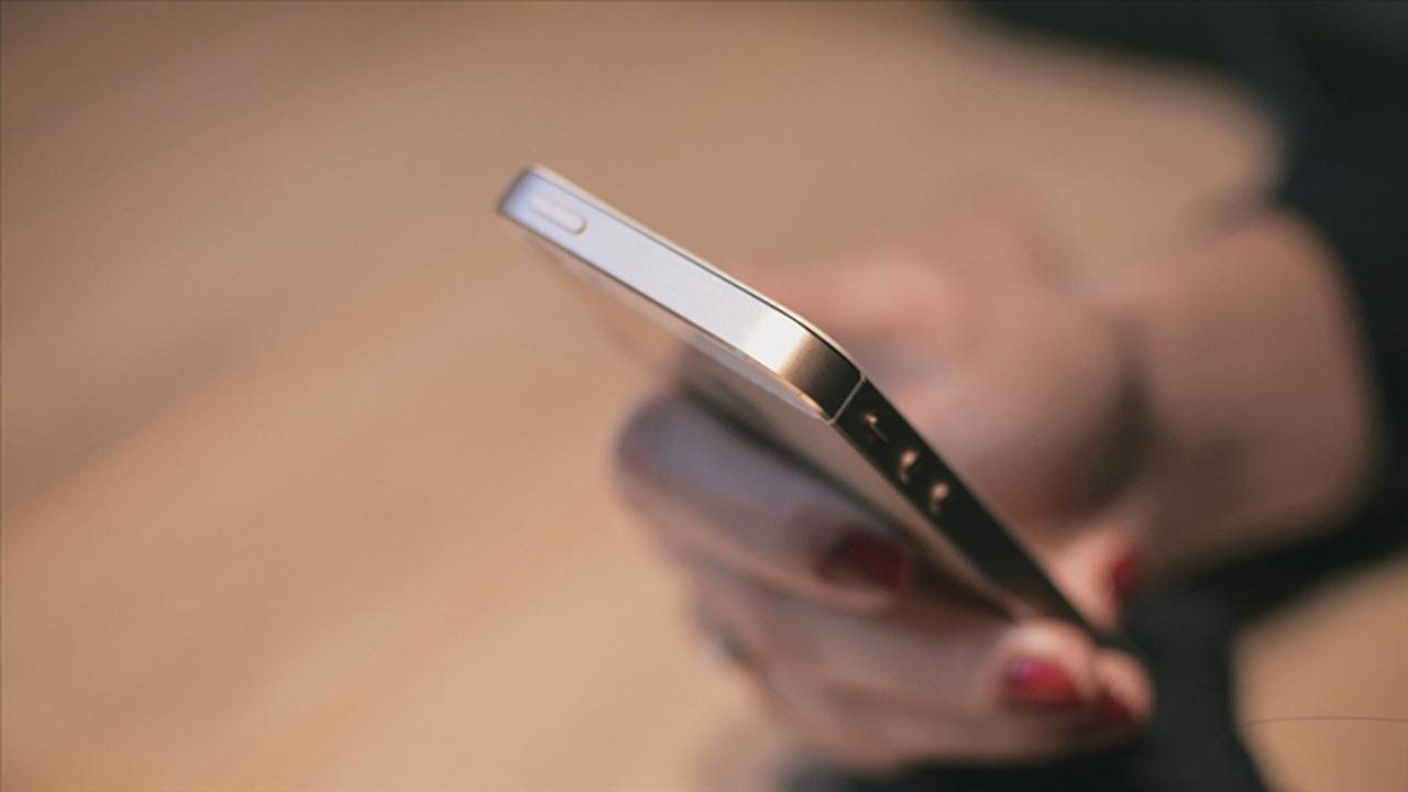 Yuxarı sinif şagirdləri üçün telefonlar qadağan olunacaq