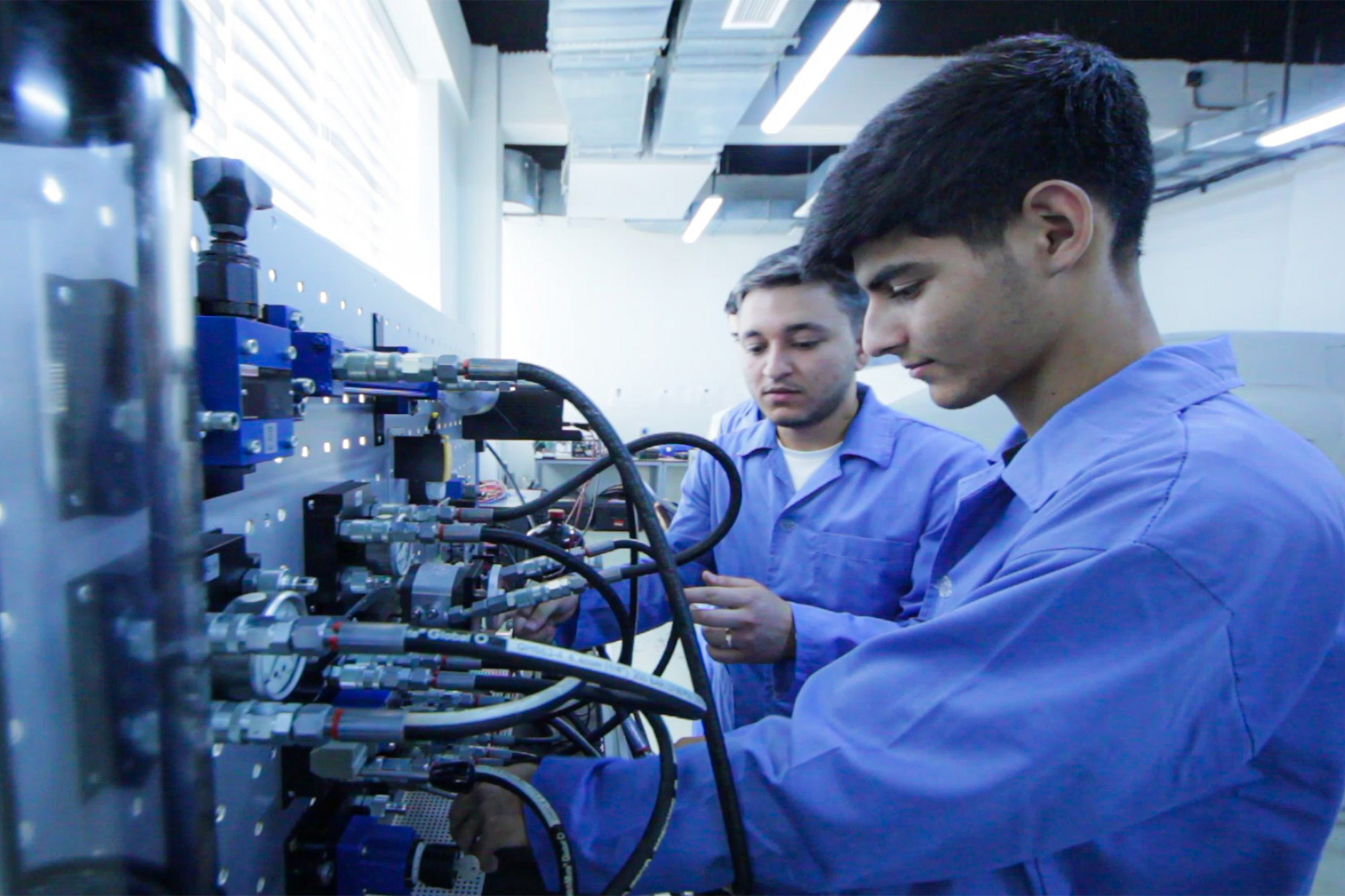 BMU-nun müasir laboratoriyasında real sənaye təcrübəsi
