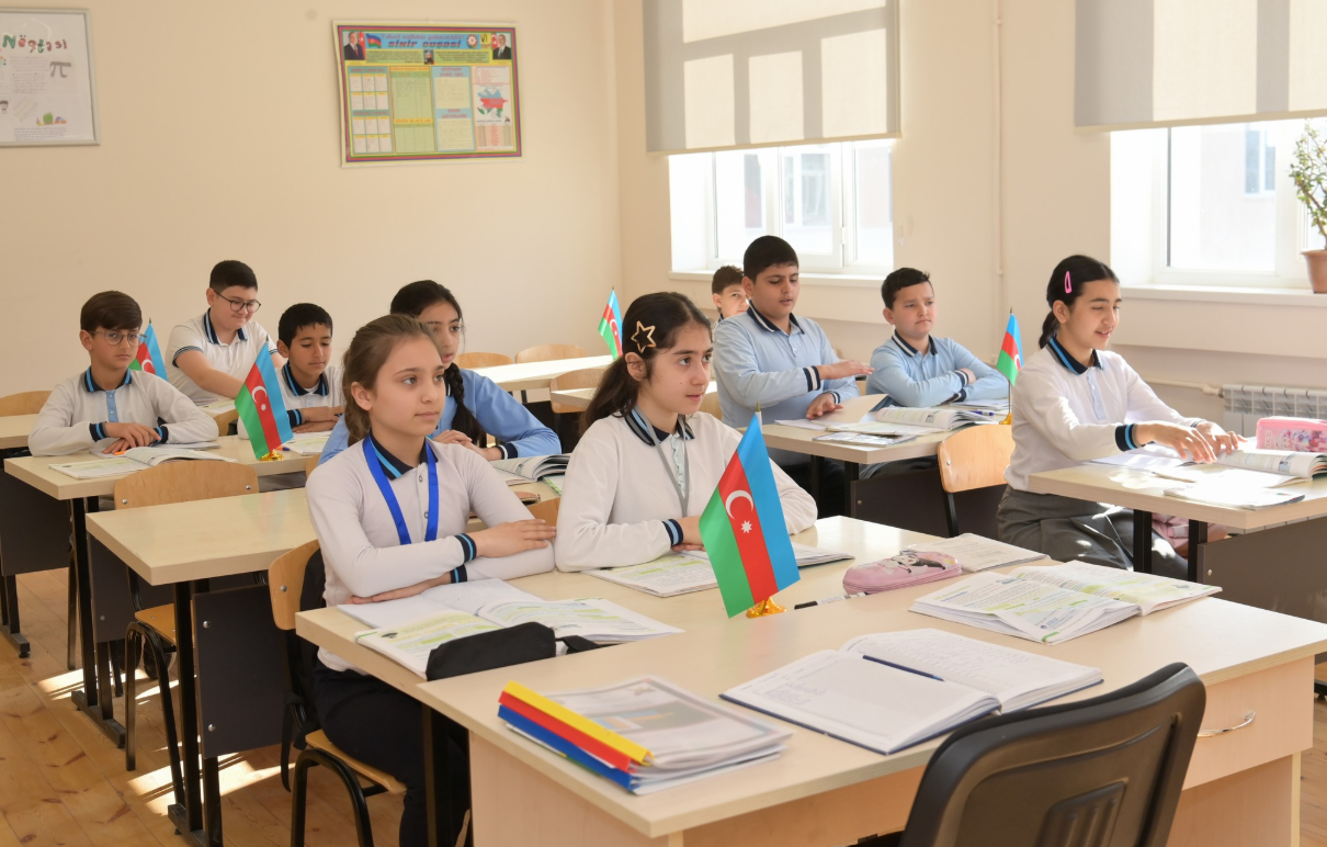 Azərbaycanda şagirdlərin sayı açıqlanıb