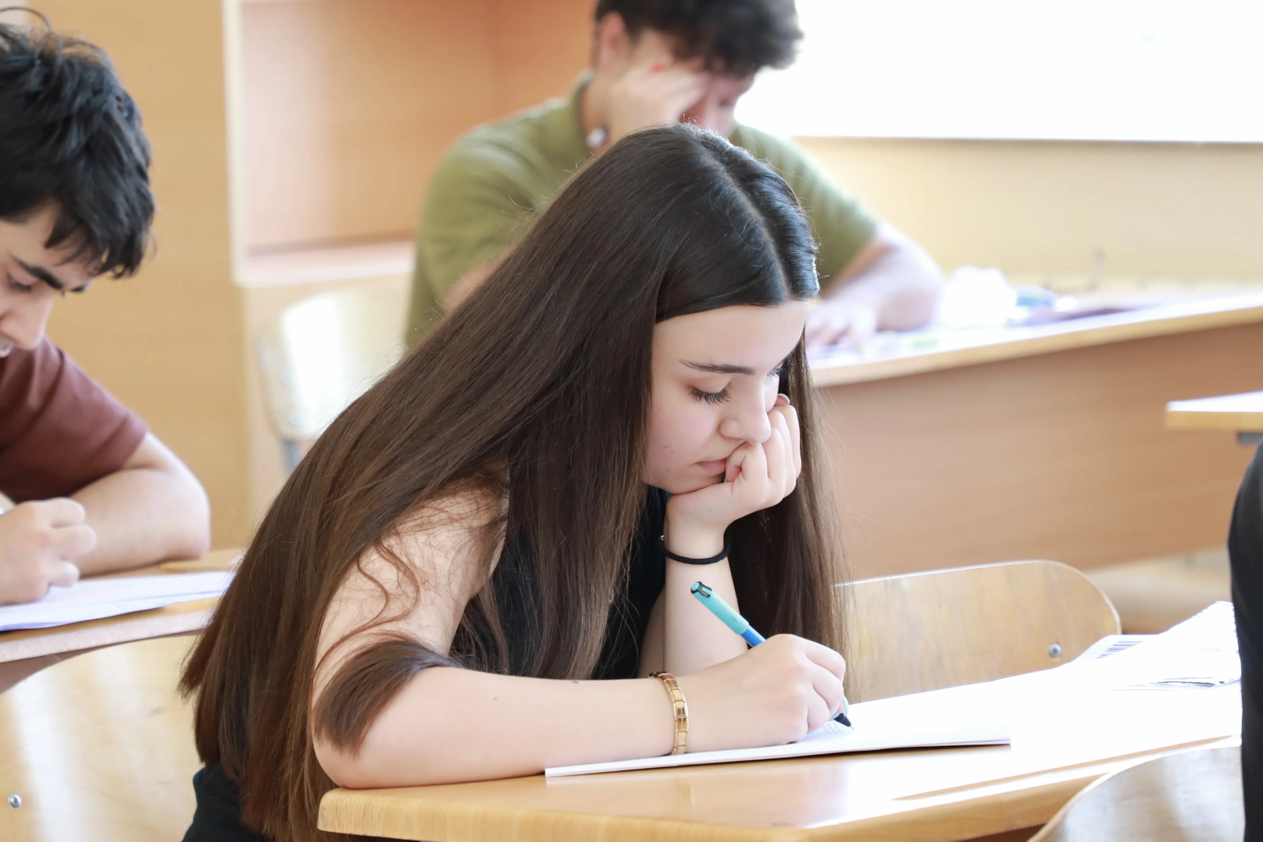 DİM qəbul imtahanının test izahlarını və düzgün cavablarını açıqladı