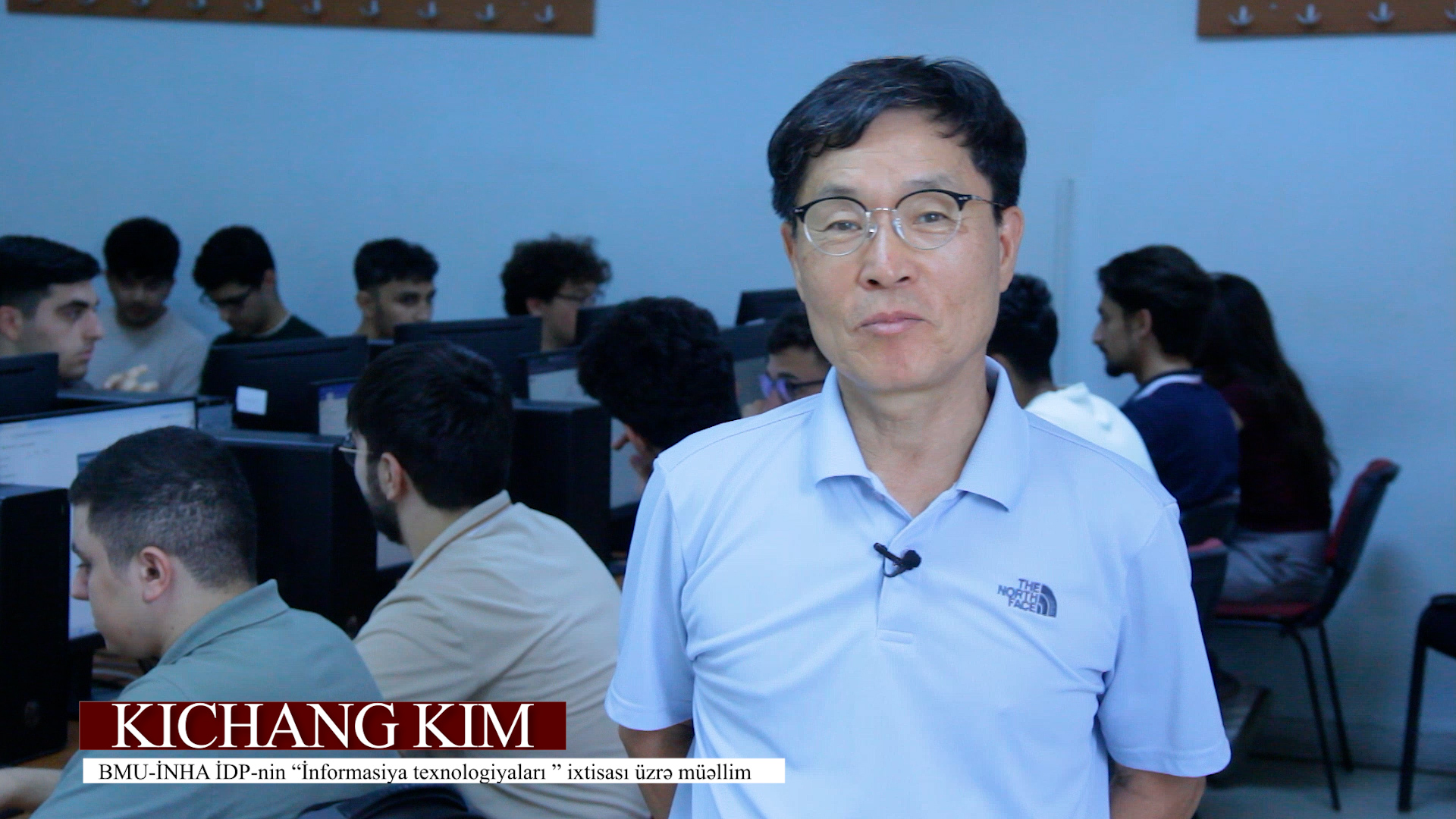 İNHA professoru tələbələrə kompüter alqoritmlərindən dərs keçir