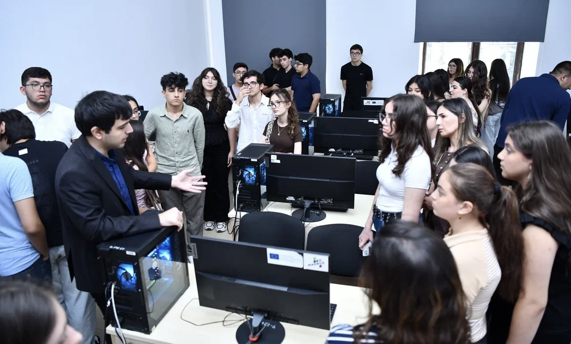 ADNSU-da abituriyentlər üçün &ldquo;Açıq Qapı Günü&rdquo; keçirilib